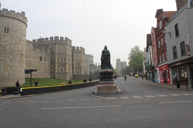 Private One Way or Round Trip Transfer : London to Windsor Castle or LEGOLAND - Additional Information and Policies