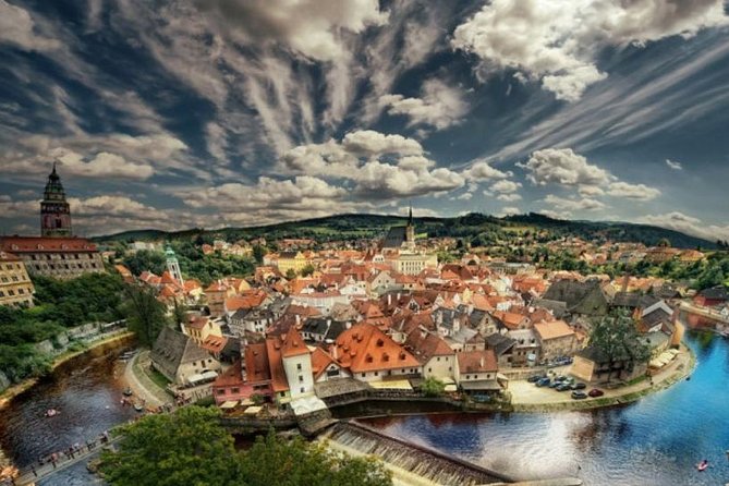 Private One Way Sightseeing Transfer From Prague to Hallstatt via Cesky Krumlov - Trip Overview