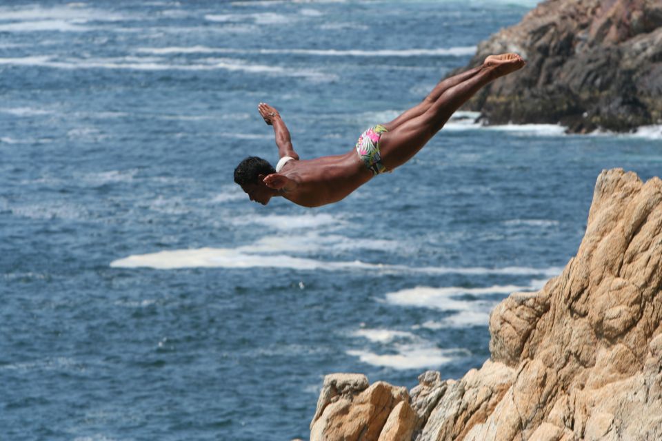 *Private Round-Trip Shuttle: Quebrada Cliff-Dive Watching - Helpful Information