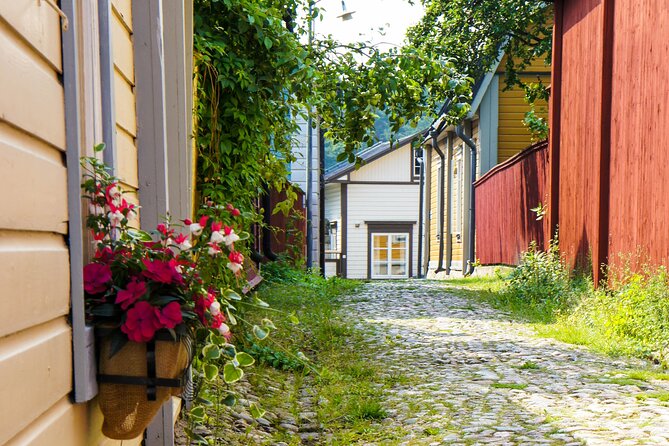 Private Tour in Helsinki and Medieval Porvoo by VIP Car - Common questions