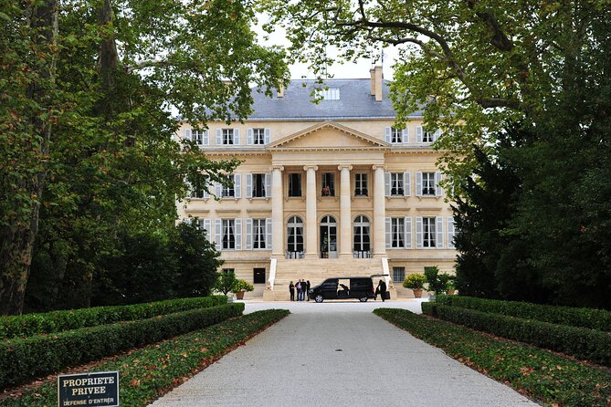 Private Tour on the Route Des Grands Vins Du Médoc With Visits and Tastings - Tasting Experiences