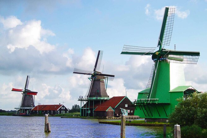 Private Tour to Giethoorn With Boat and Zaanse Schans Windmills - Group Size Considerations