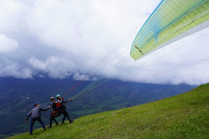 Private Tour to Guatape Boat Ride Paragliding - Safety Precautions