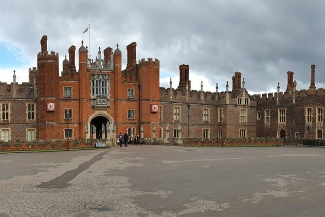Private Tour Windsor, Eton & Hampton Court - Meeting and Pickup Details