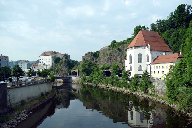 Private Transfer From Passau to Prague With 2 Hours of Sightseeing, Local Driver - Arrival in Prague