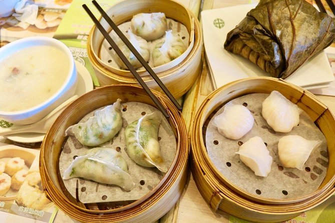 Private Walking Foodie Tour: The Best Bites of Mongkok - Local Food Exploration