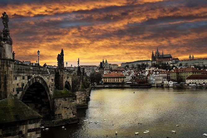 Professional Guides Walking Tours-Prague Day&Night (1-2pers) - Common questions