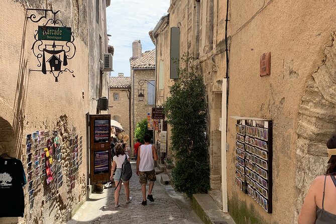 Provence Day Tours , Gordes , Roussillon and Lourmarin - Lourmarin: Charming Provencal Town