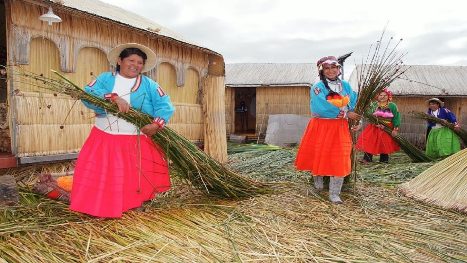 Puno: 2-day Tour Lake Titicaca - Uros, Amantani & Taquile - Day 1 Itinerary