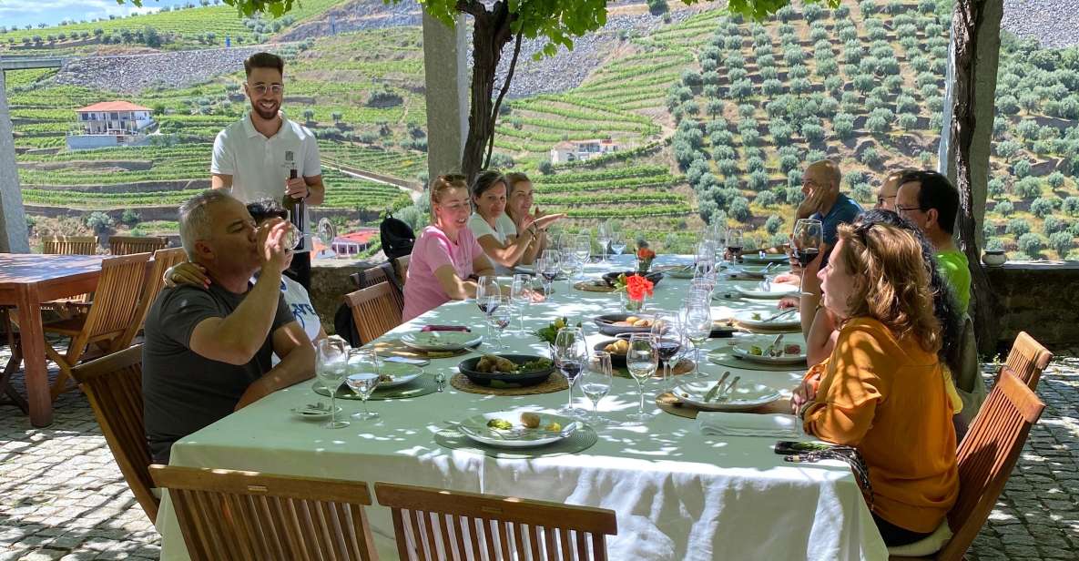 Quinta Do Vallado: Walking With Full Lunch and Wine Tasting - Itinerary Specifics