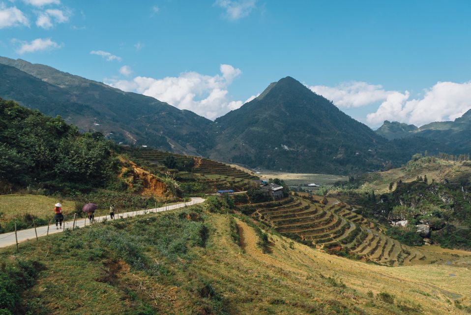 Red Dao Village Trek and Herbal Bath - Tour Description