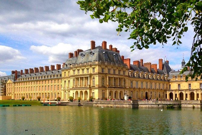 Round Transfer to Fontainebleau and Vaux Le Vicomte From Paris - Tour Reviews