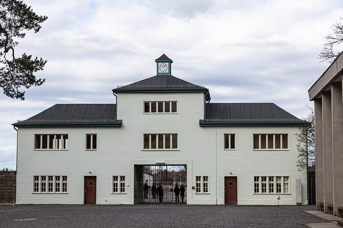 Sachsenhausen Concentration Camp Tour From Berlin - Meeting Spot Challenges and Solutions