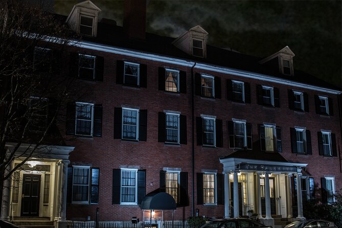 Salem Ghosts: Witches, Warlocks, & Hauntings - Supernatural Happenings in Salem