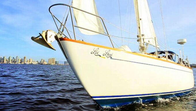 San Diego Bay: Signature 2-Hour Sailing Tour - Inclusions and Amenities Provided