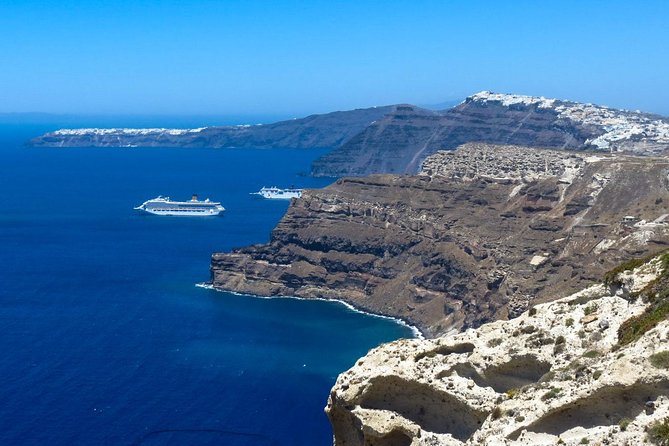 Santorini: Private Scenic Tour of the Island