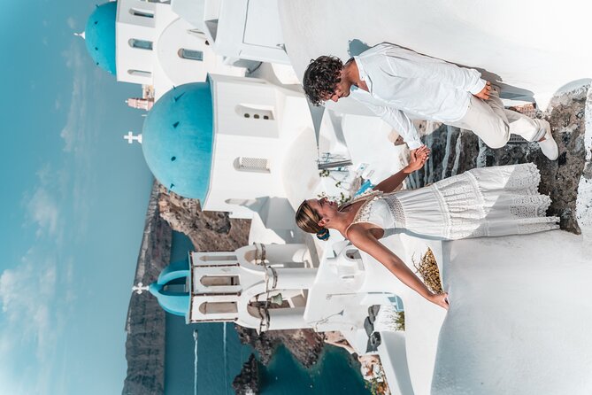 Santorini Proposal Photo Shoot With Rose Petals - Common questions