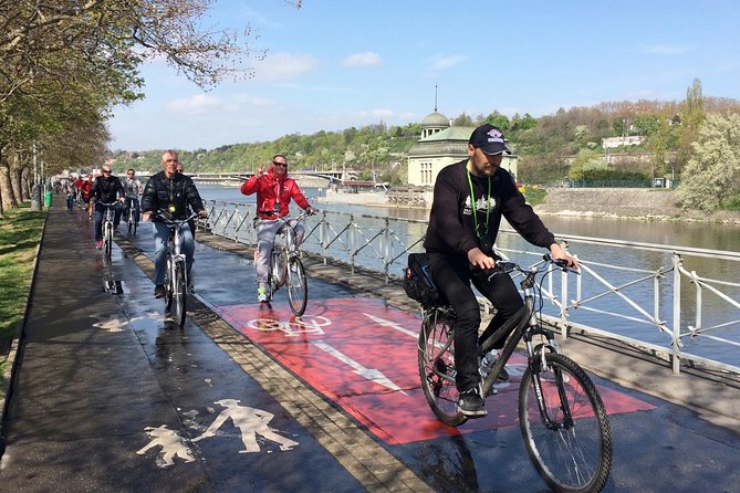 SELF-GUIDED BIKE TOUR ALONG VLTAVA RIVER- River, Parks & Beer Garden TOUR - Duration and Accessibility