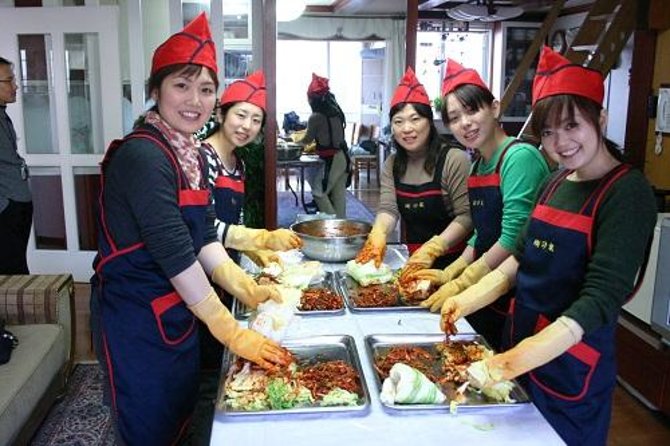 Seoul Cultural Tour - Kimchi Making, Gyeongbok Palace With Hanbok - Kimchi Making Workshop