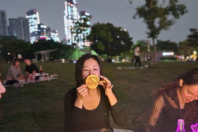 Seoul: Han River Guided Night Cruise and Hangang Park Picnic - Customer Reviews