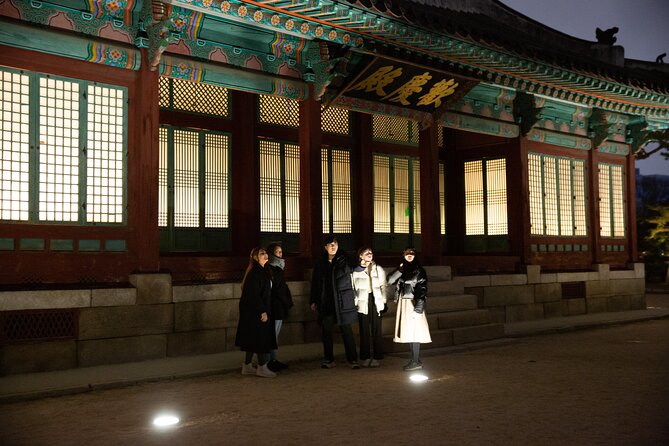 Seoul: Palace, Temple and Market Guided Foodie Tour at Night - Historical Sites