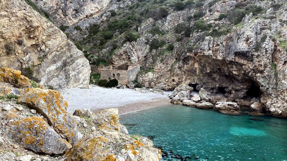 Sesimbra: Wild Beaches and Caves Boat Tour - Full Description
