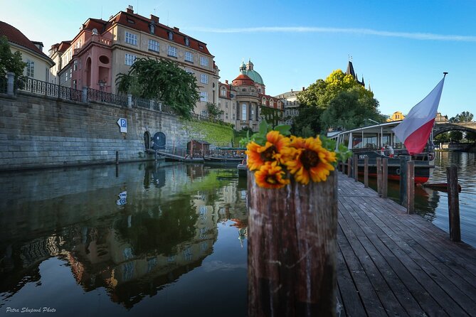 Short Photo Session With a Professional Photographer in Prague - Important Notes