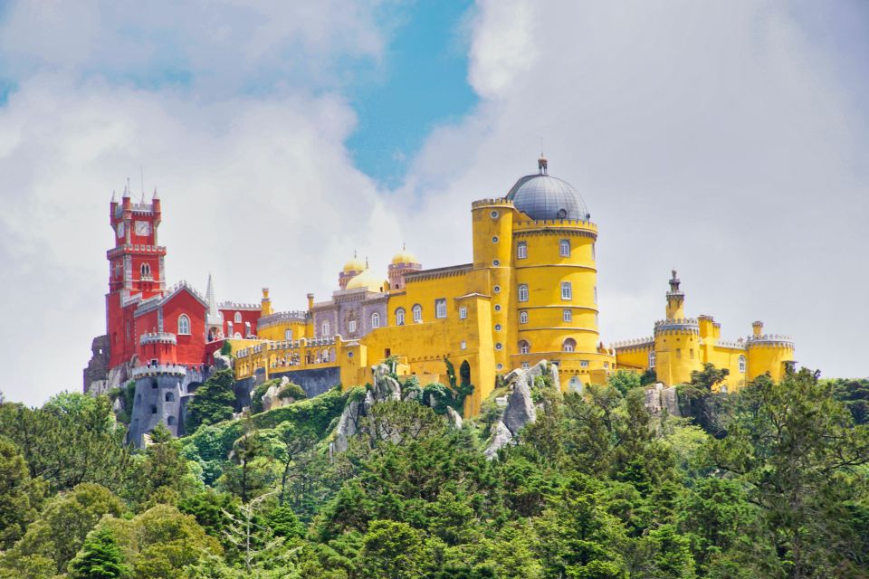 Sintra: Quinta Da Regaleira and Sintra Town Walking Tour - Full Description