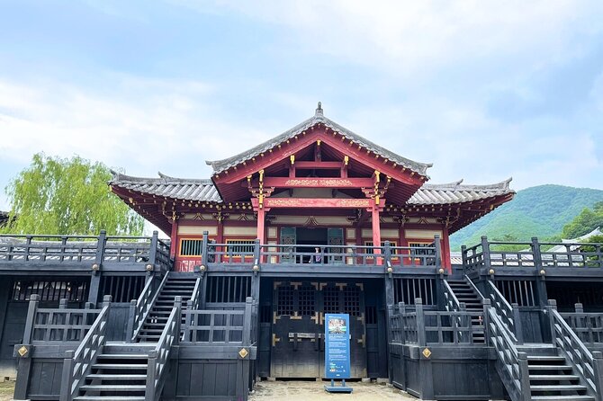 Small Group BTS Footsteps: Seoul Day Tour Following the Stars - Group Photo Opportunities