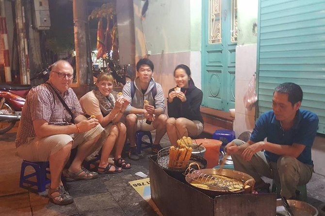 Small Group Hanoi Street Food Tour With a Real Foodie - Local Restaurant Experience