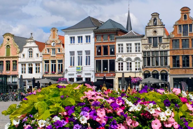 Small-Group Mechelen City Guided Walking Tour - Tour Guide Qualifications