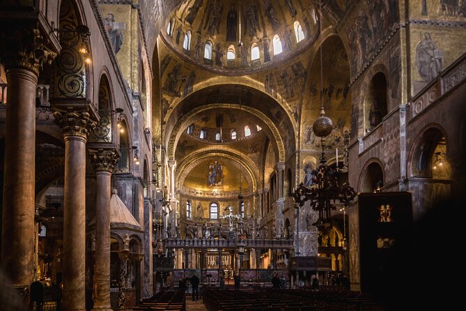 St. Marks Cathedral: Skip the Line Ticket, Audio-Guide & VR Tour - Audio Guide Experience Tips