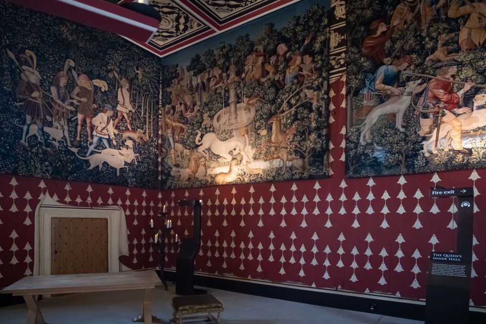 Stirling Castle: Skip-the-Line Guided Tour in Spanish - Experience Description