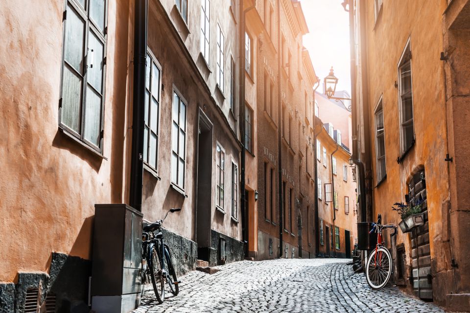 Stockholm: Old Town 2 Hour Guided Walking Tour, Historical - Reservation Details and Gift Option