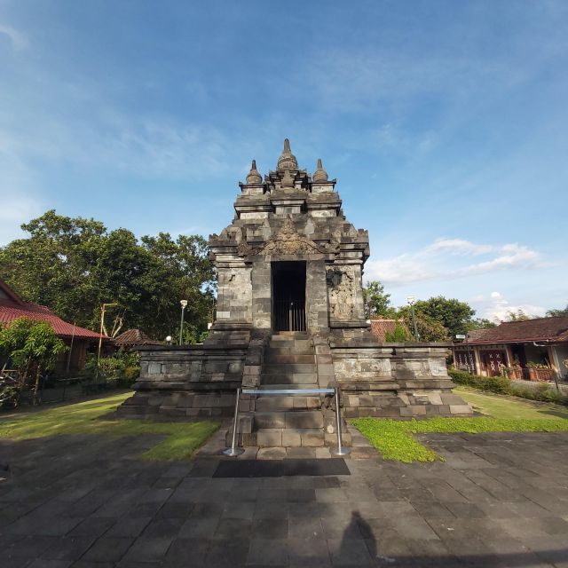 Sunrise at Punthuk Setumbu, Borobudur Temple, Mendu & Pawon - Activity Highlights