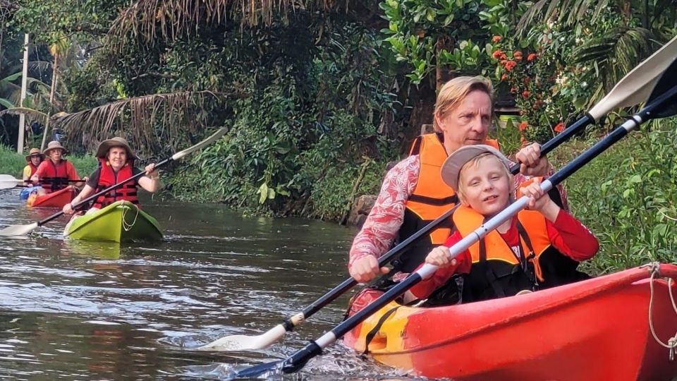 Sunrise / Sunset Backwater Village Kayaking Tour (Kumarakom) - Interactions With Guides