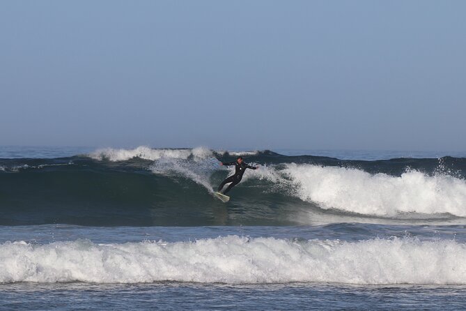 Surf Class in Almada - Equipment Provided