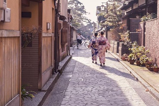 Takayama, Shirakawago & Kanazawa 3 - Day Tour - Common questions