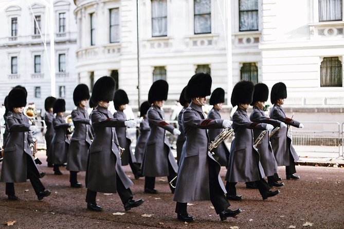 The Changing of the Guard Guided Walking Tour - Semi-Private 8ppl Max - Meeting Point Information