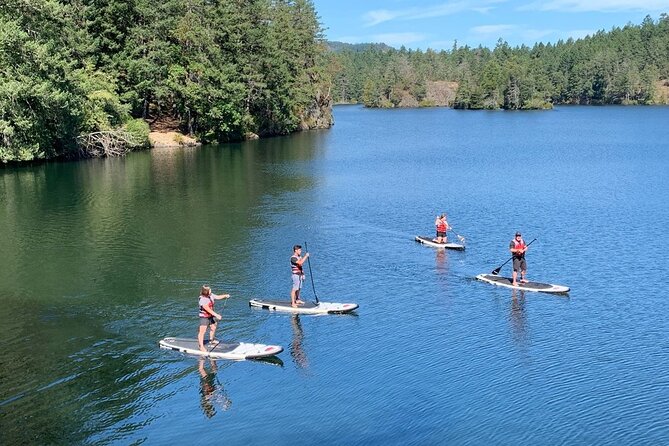 Thetis Lake Stand Up Paddle Boarding - Exploring Thetis Lake Surroundings