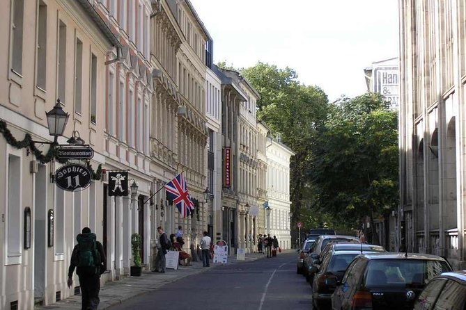 Tour of Historical Backyards of Berlin - Immersive Cultural Experience With a Guide