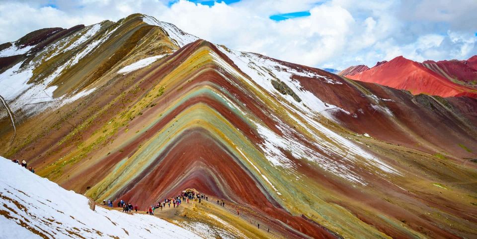 Tour to the 7-Color Mountain and Red Valley (Optional) - Tour Itinerary