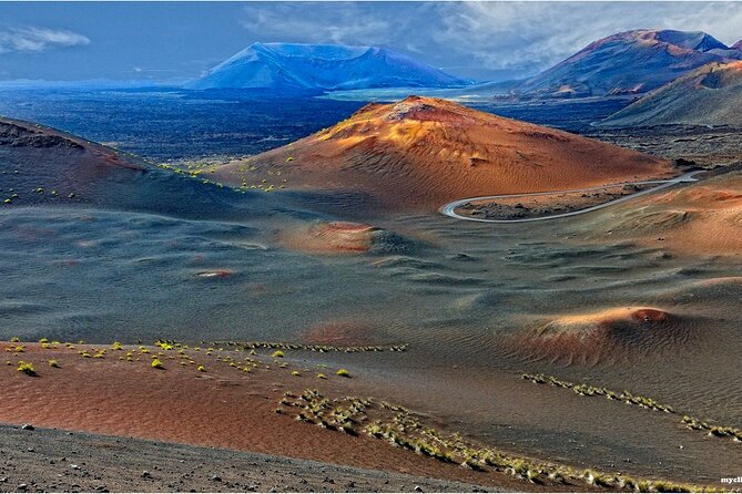 Tour to Timanfaya, La Geria and Laguna Verde for Cruise Passengers - Booking Information