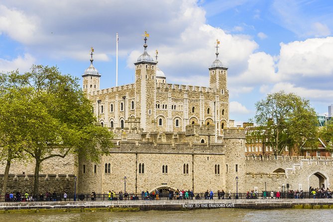 Tower of London: Entry Ticket, Crown Jewels and Beefeater Tour - Logistics and Departure Details