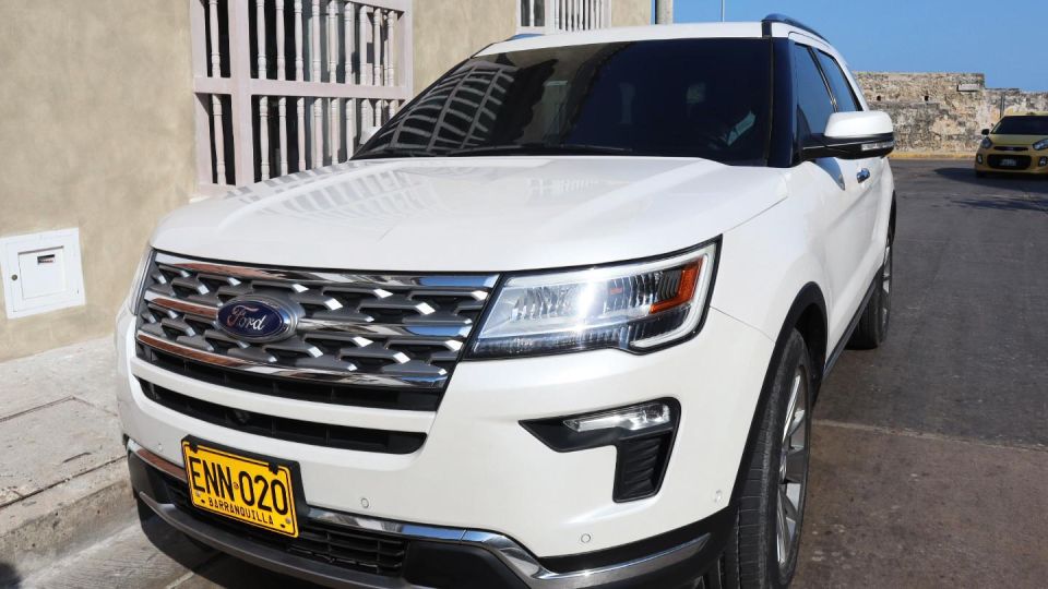 Transfer High-end - Ford Explorer - Seamless City Exploration in Opulence