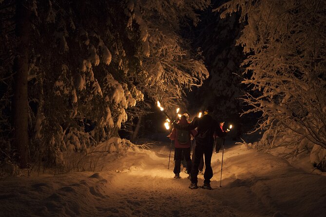 Trappeurs Evening : Snowshoeing and Dinner in a Mountain Refuge - Immersive Evening Mountain Adventure