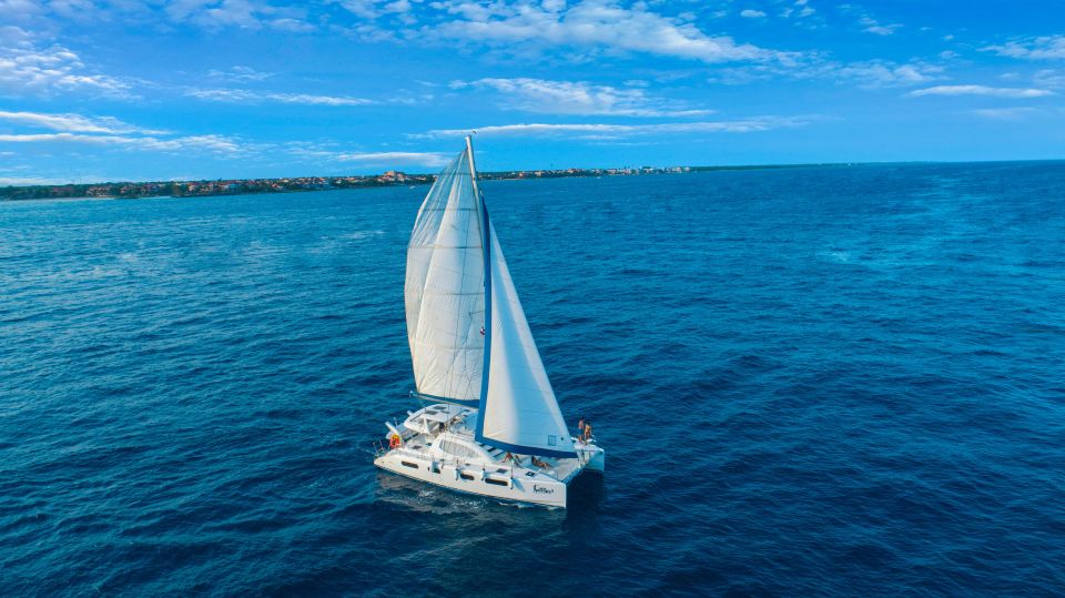 Tulum: Half-Day Luxury Sailing Experience With Open Bar - Description of the Half-Day Sailing Adventure