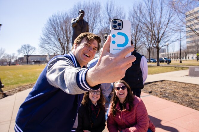 Twin Cities Walking Tour: Uncover Hidden Minneapolis Bars - City Landmarks on the Route