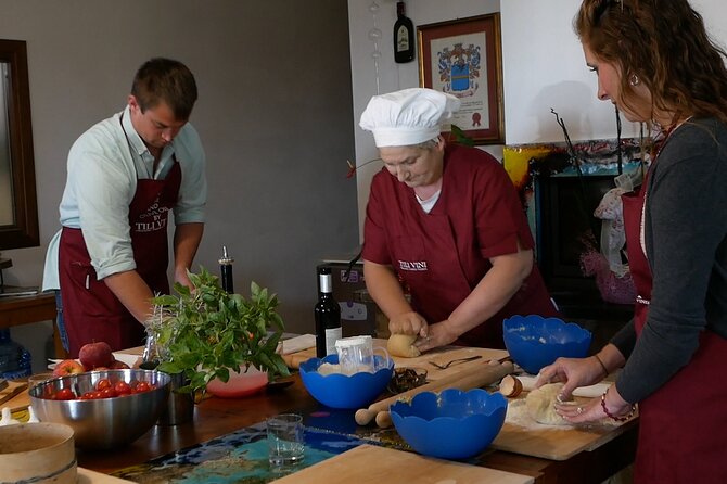 Umbrian Regional and Traditional Cooking Class With Lunch in Assisi - Pricing Information