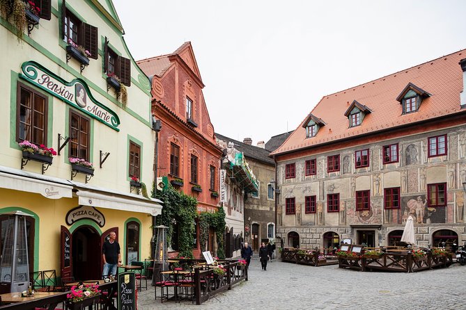 UNESCO Cesky Krumlov From Prague With Guided Tour and Transfer - Cancellation Policy and Refunds